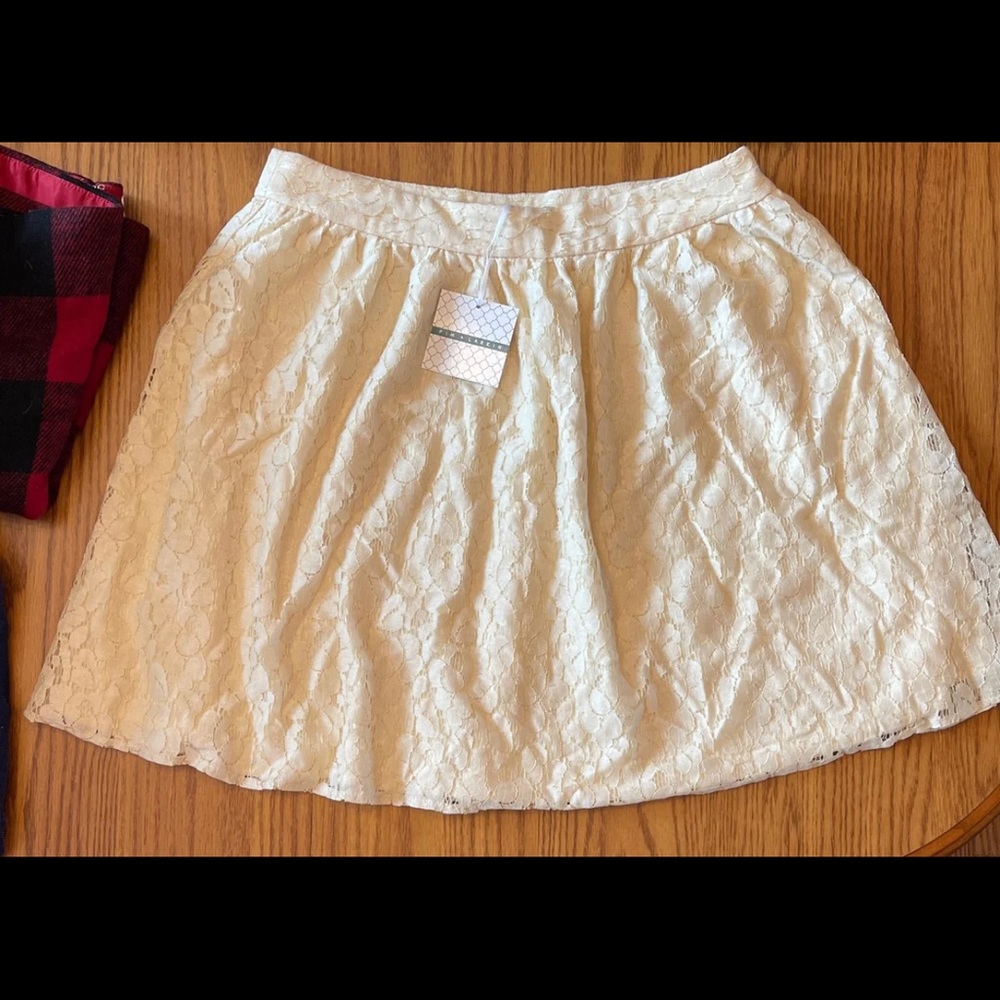 Pim and Larkin Lace skirt large